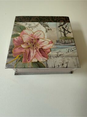 Memo box 300 sheets Studio Pink Floral Decorative Keepsake Box with Gold Trim